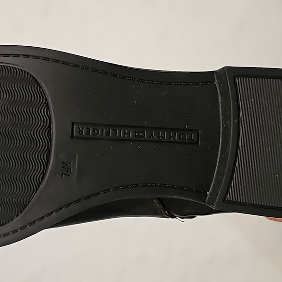 Tommy Hilfiger boots Twinezy faux leather black gold initials sz 7.5 NWT - Picture 6 of 10